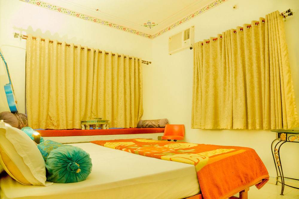 Hotel Hanuman Ghat On Lake Pichola Udaipur Ngoại thất bức ảnh